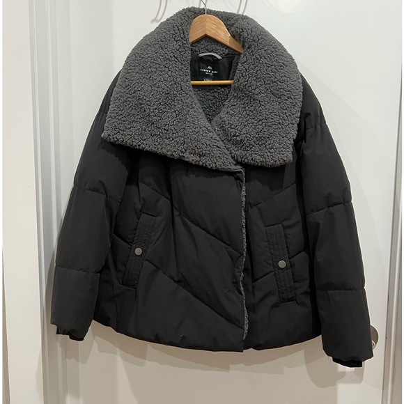 Andrew Marc Valencia Water Resistant Faux Shearling Lined Puffer Jacket - Picture 5 of 7